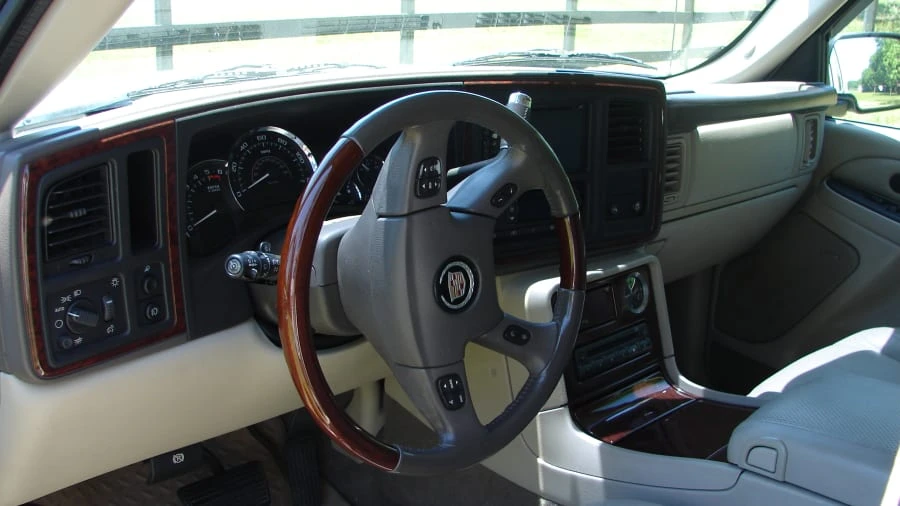 2005 Cadillac Escalade & EXT 2nd Gen - Image 3 of 8