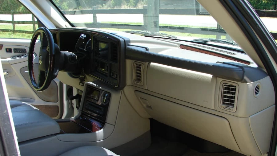 2005 Cadillac Escalade & EXT 2nd Gen - Image 4 of 8