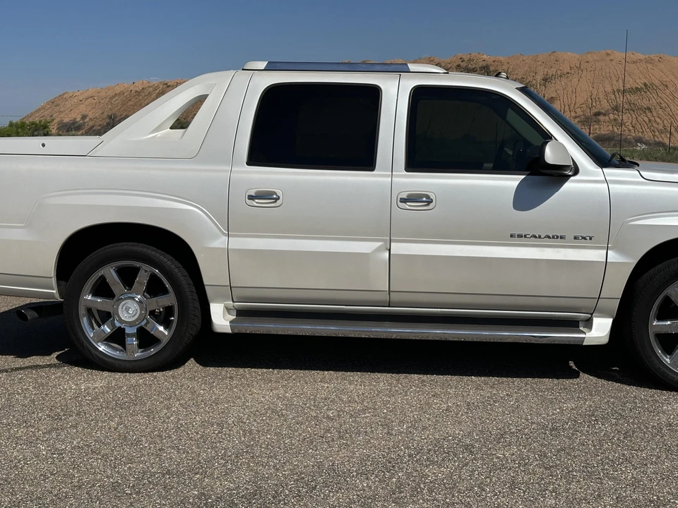 2005 Cadillac Escalade & EXT 2nd Gen - Image 12 of 31
