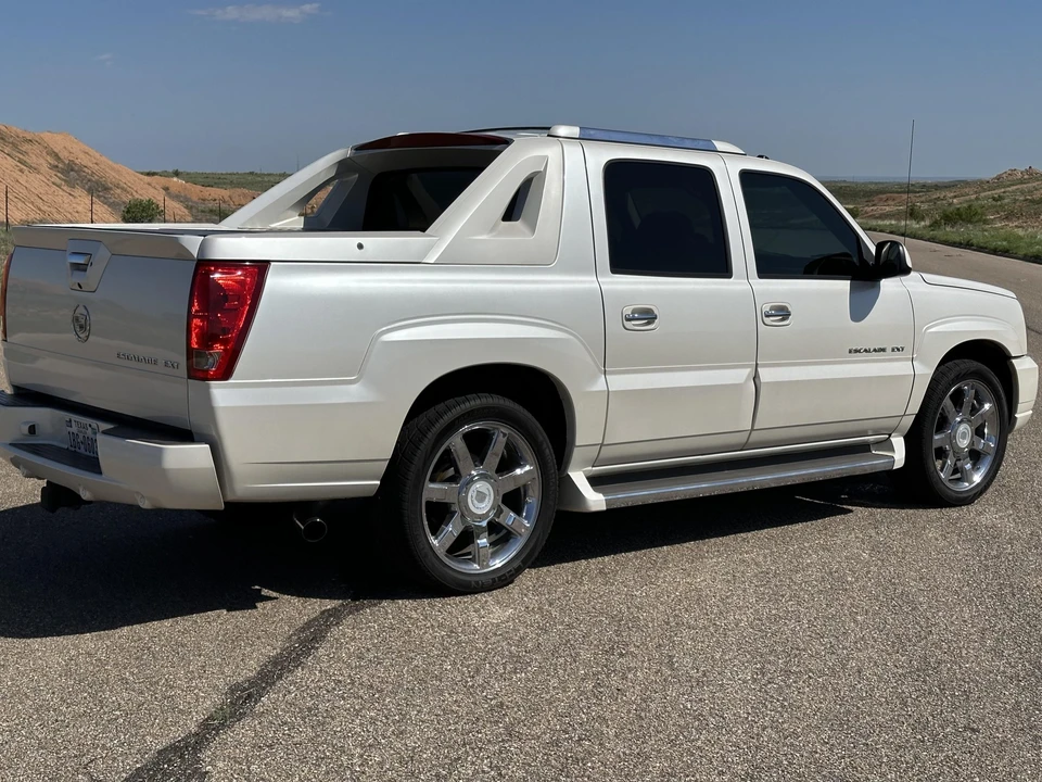 2005 Cadillac Escalade & EXT 2nd Gen - Image 11 of 31