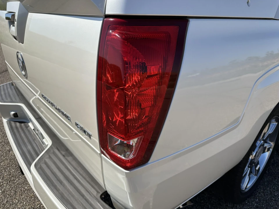 2005 Cadillac Escalade & EXT 2nd Gen - Image 25 of 31