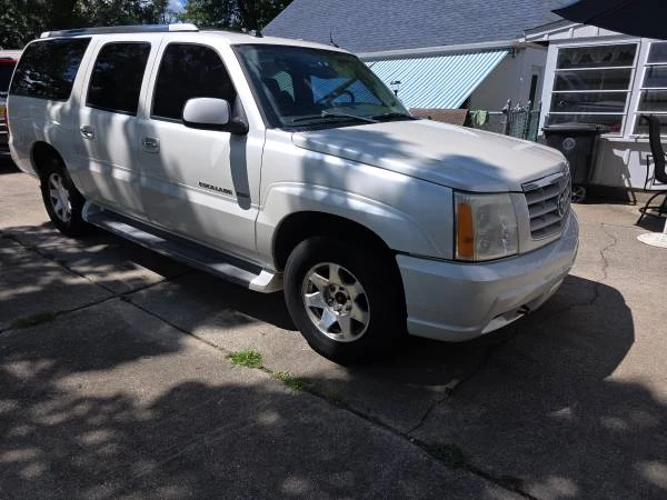 2005 Cadillac Escalade & EXT 2nd Gen - Image 2 of 13
