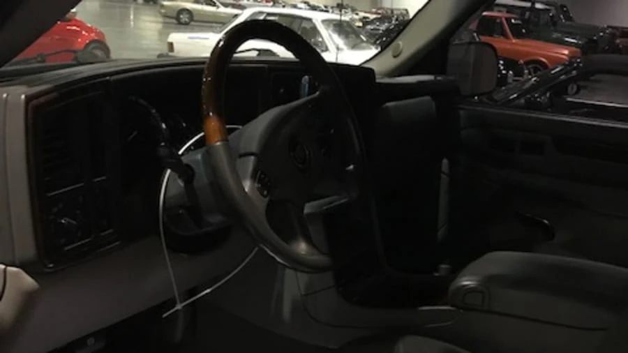 2005 Cadillac Escalade & EXT 2nd Gen - Image 3 of 5