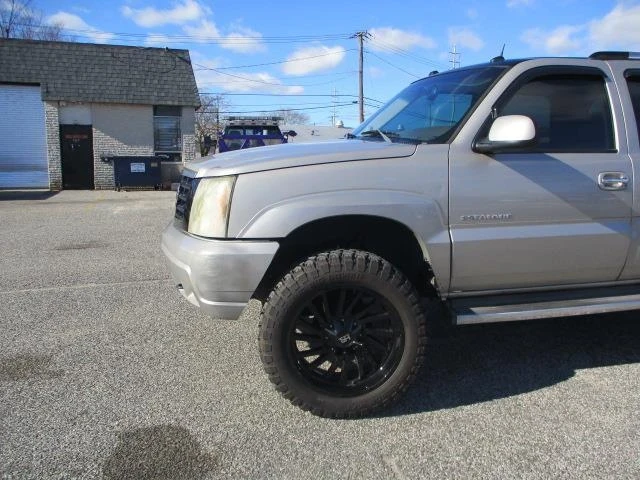 2005 Cadillac Escalade & EXT 2nd Gen - Image 2 of 21