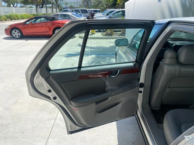 2005 Cadillac DeVille 8th Gen - Image 14 of 21