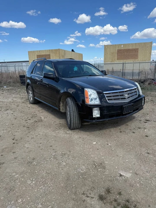 2005 Cadillac SRX - Image 2 of 8