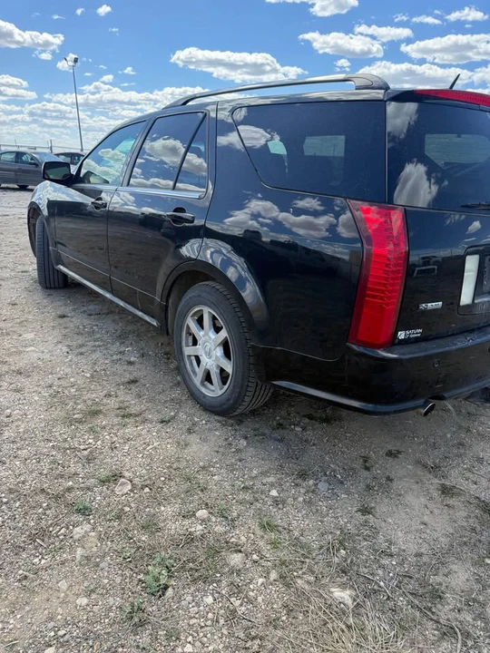 2005 Cadillac SRX - Image 4 of 8