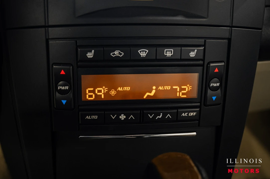 2005 Cadillac SRX - Image 17 of 21