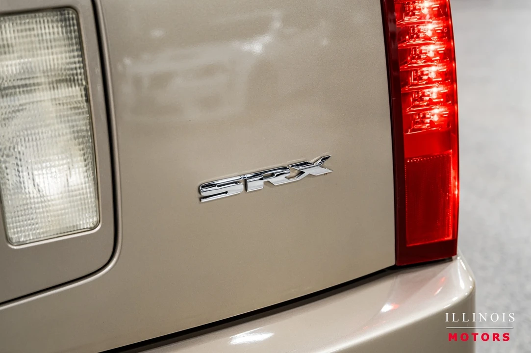 2005 Cadillac SRX - Image 13 of 21