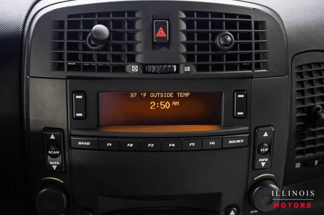 2005 Cadillac SRX - Image 18 of 21