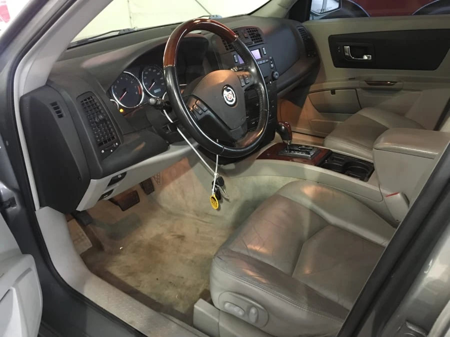 2005 Cadillac SRX - Image 3 of 4