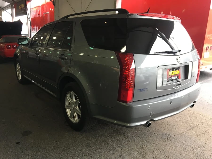 2005 Cadillac SRX - Image 2 of 4