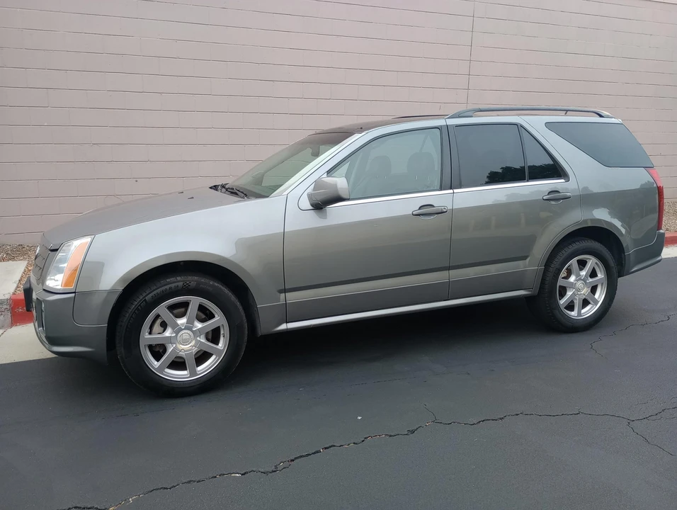 2005 Cadillac SRX - Image 8 of 31
