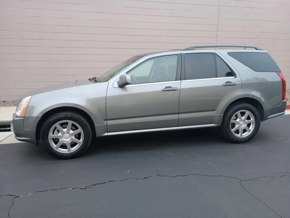 2005 Cadillac SRX - Image 9 of 31