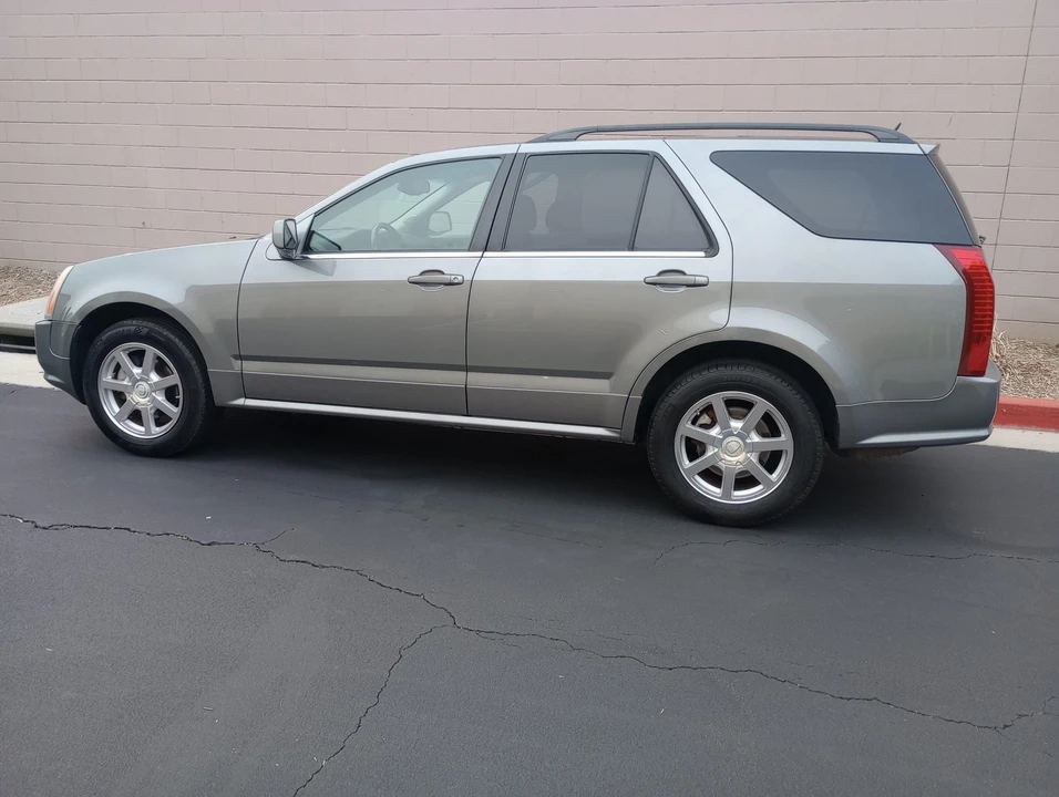 2005 Cadillac SRX - Image 12 of 31