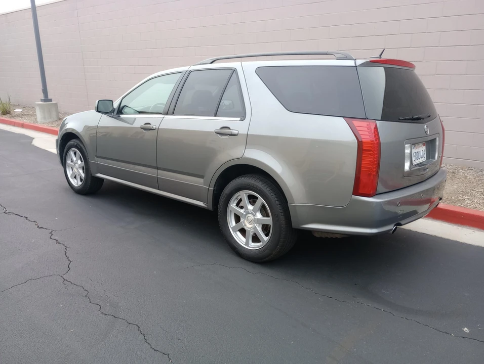 2005 Cadillac SRX - Image 17 of 31