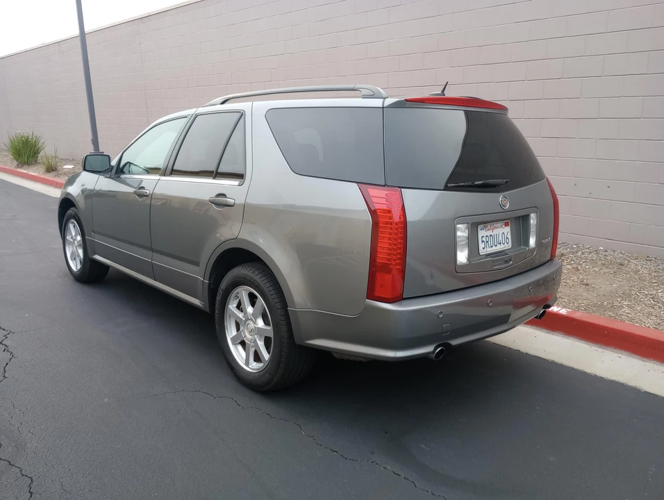 2005 Cadillac SRX - Image 18 of 31