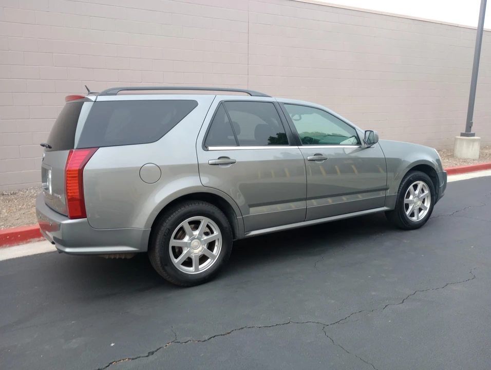 2005 Cadillac SRX - Image 26 of 31