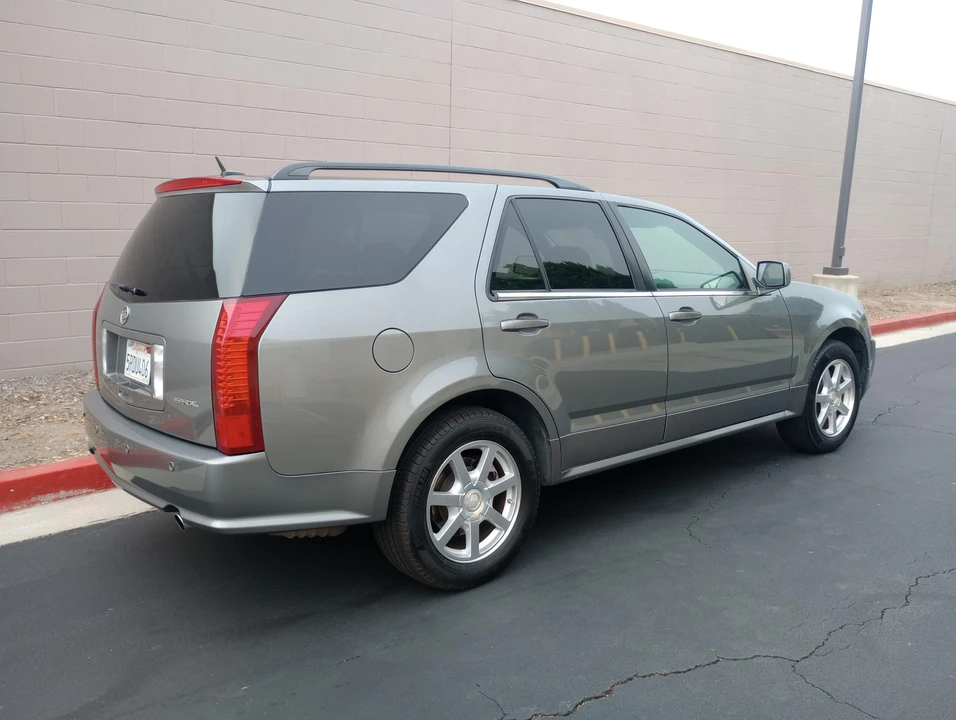 2005 Cadillac SRX - Image 25 of 31