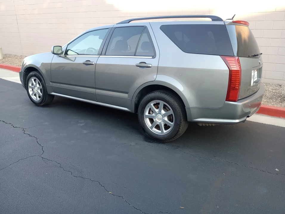 2005 Cadillac SRX - Image 16 of 31