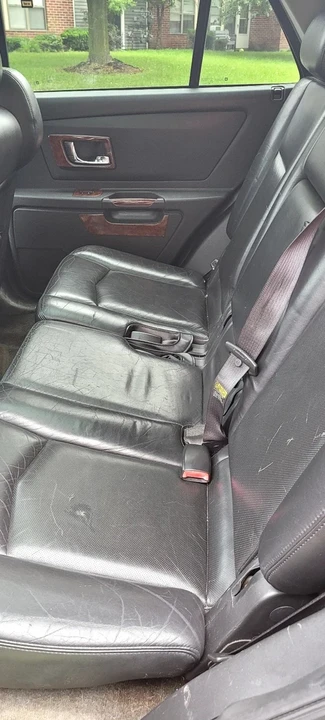 2005 Cadillac SRX - Image 15 of 20