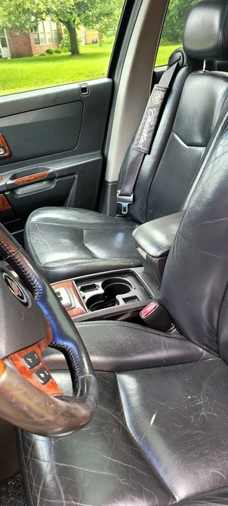 2005 Cadillac SRX - Image 18 of 20