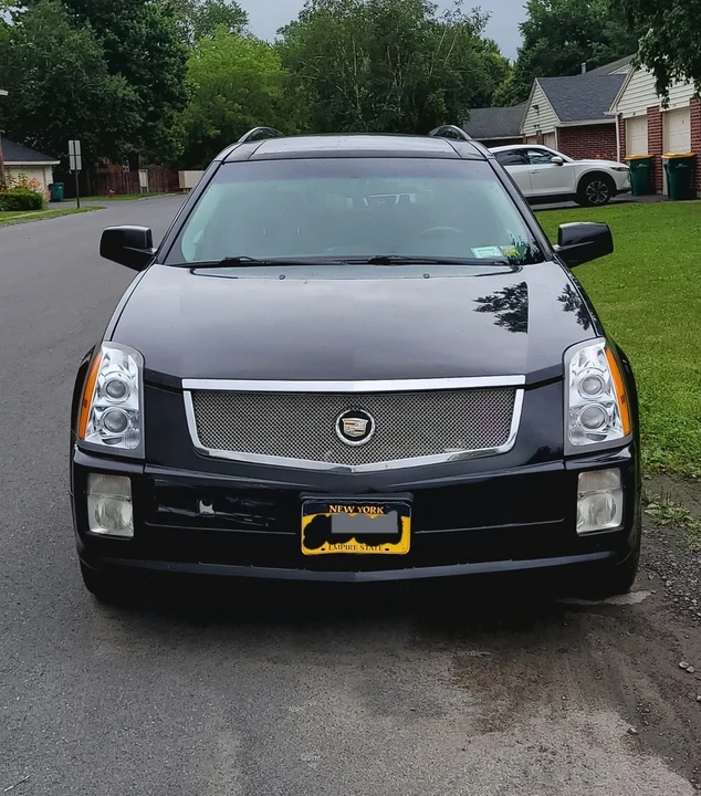 2005 Cadillac SRX - Image 2 of 20
