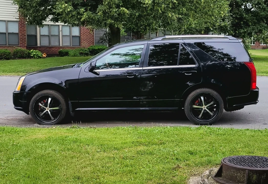2005 Cadillac SRX - Image 3 of 20
