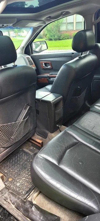 2005 Cadillac SRX - Image 14 of 20