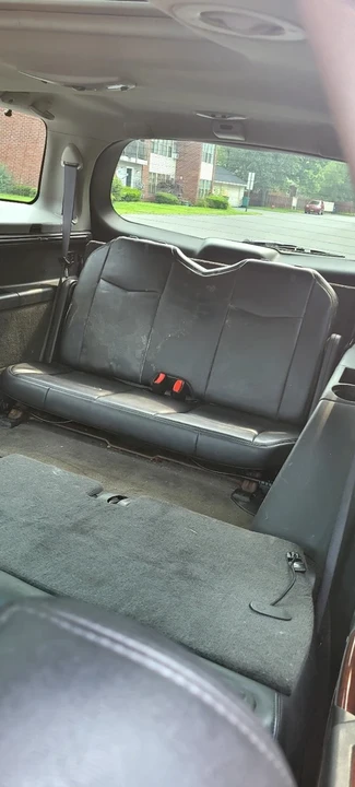 2005 Cadillac SRX - Image 19 of 20