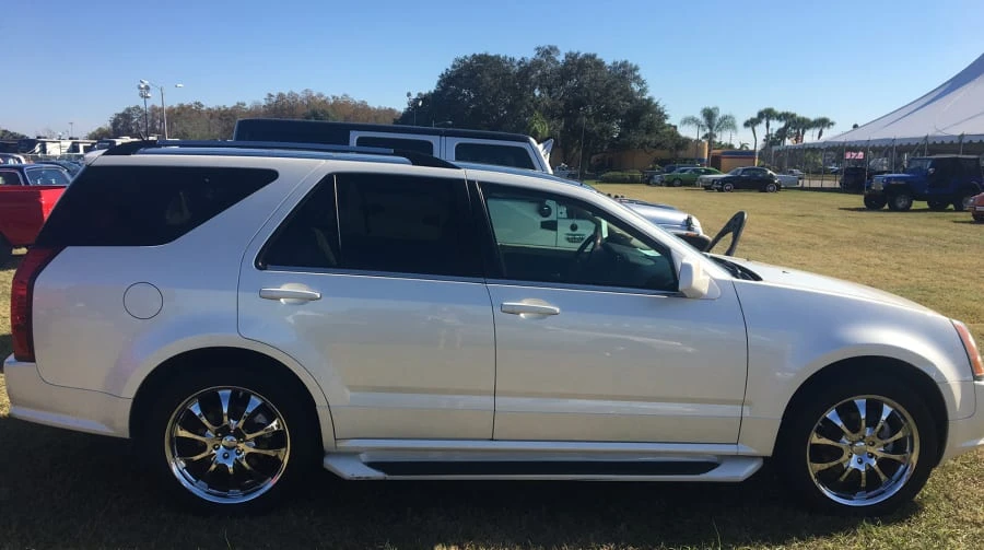 2005 Cadillac SRX - Image 2 of 6