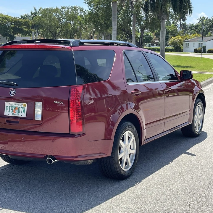 2005 Cadillac SRX - Image 10 of 12