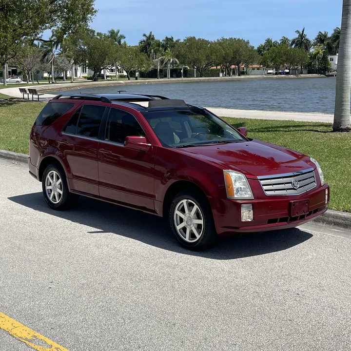 2005 Cadillac SRX - Image 2 of 12