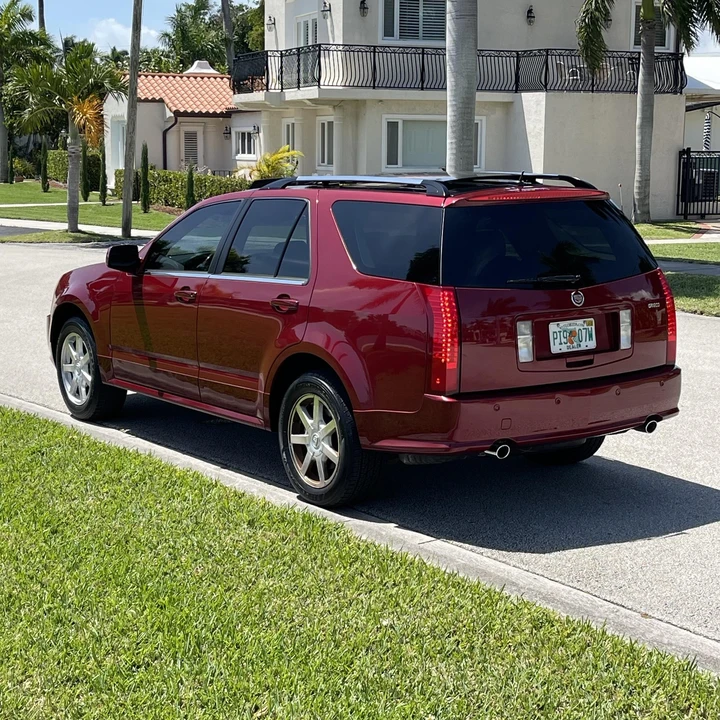 2005 Cadillac SRX - Image 7 of 12