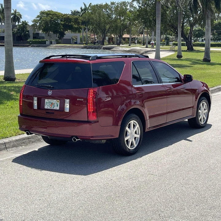 2005 Cadillac SRX - Image 11 of 12
