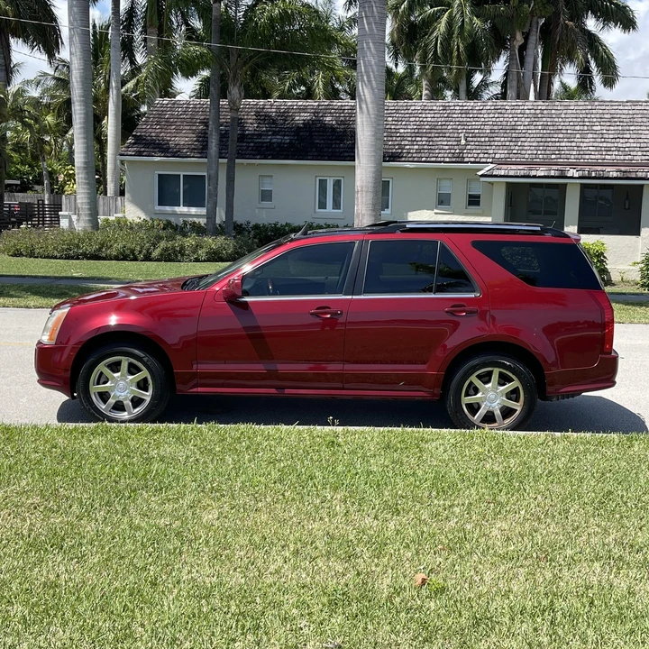 2005 Cadillac SRX - Image 6 of 12