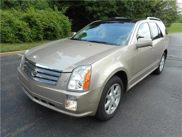 2005 Cadillac SRX - Image 9 of 12