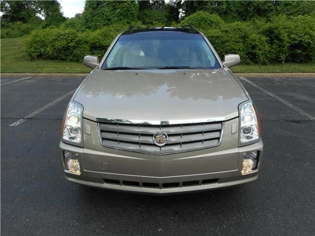 2005 Cadillac SRX - Image 11 of 12