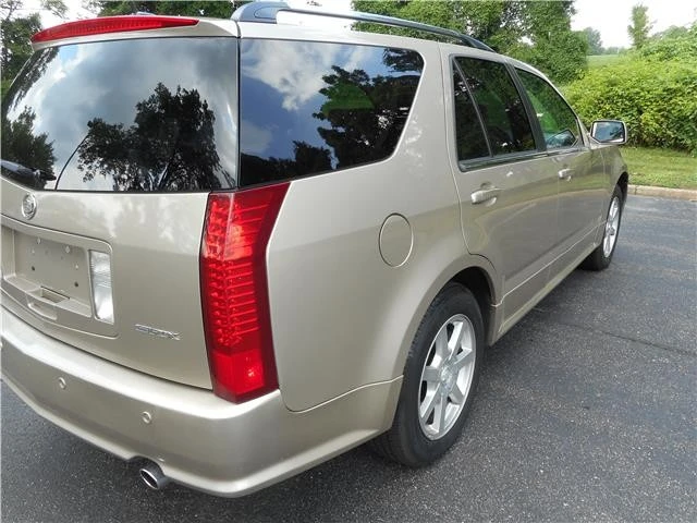 2005 Cadillac SRX - Image 4 of 12