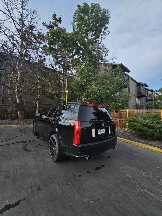 2005 Cadillac SRX - Image 3 of 16