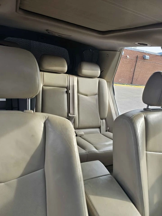 2005 Cadillac SRX - Image 13 of 16