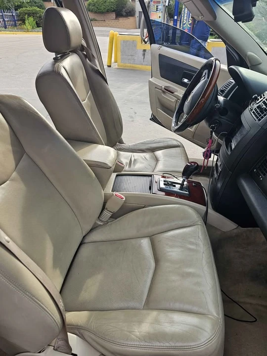 2005 Cadillac SRX - Image 6 of 16