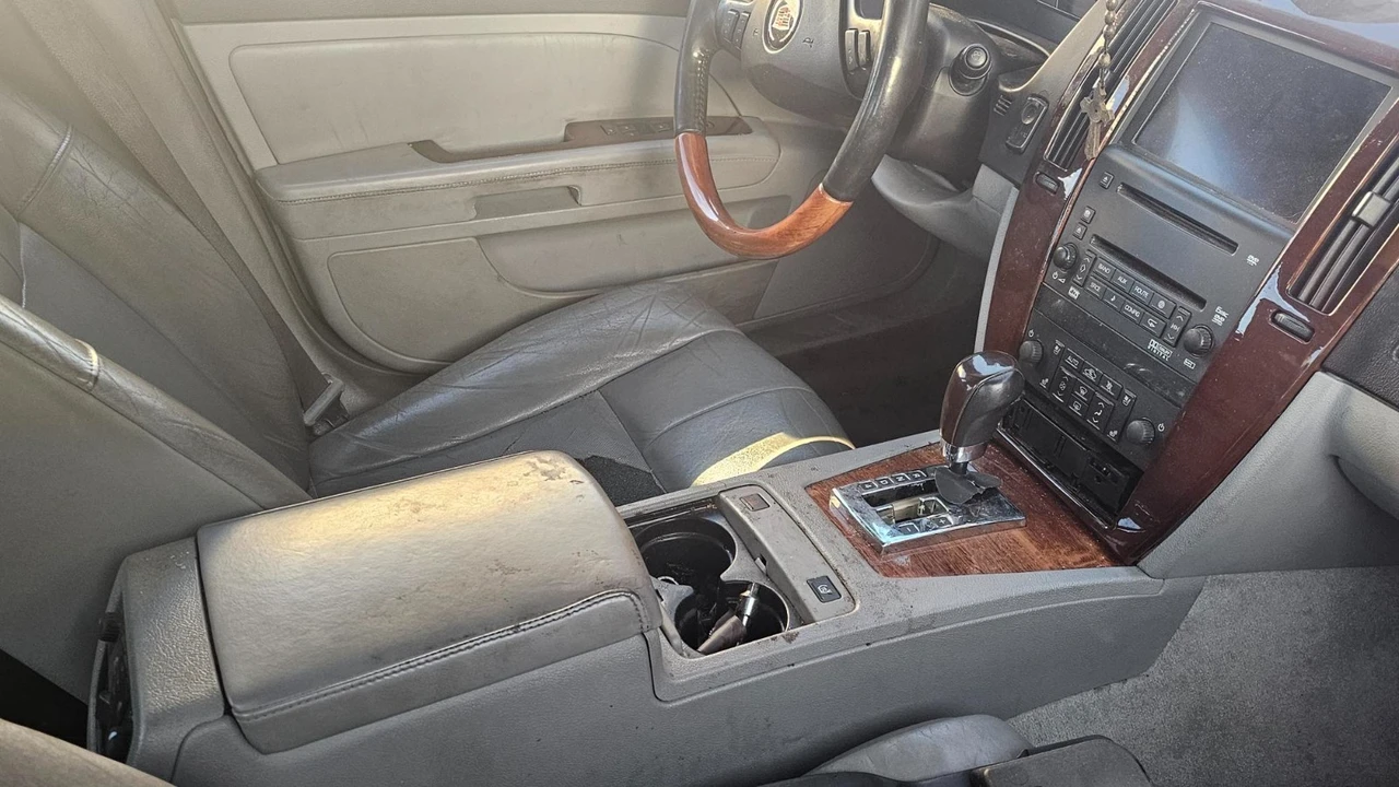 2005 Cadillac STS - Image 9 of 9