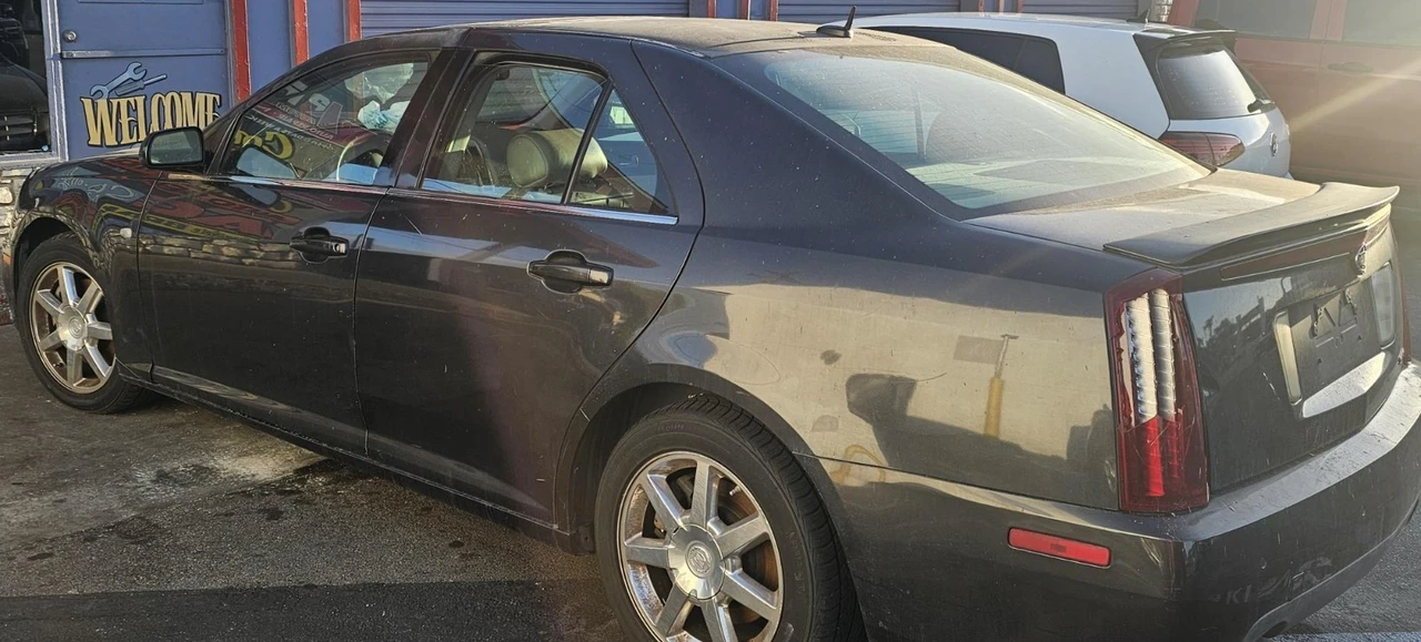 2005 Cadillac STS - Image 2 of 9