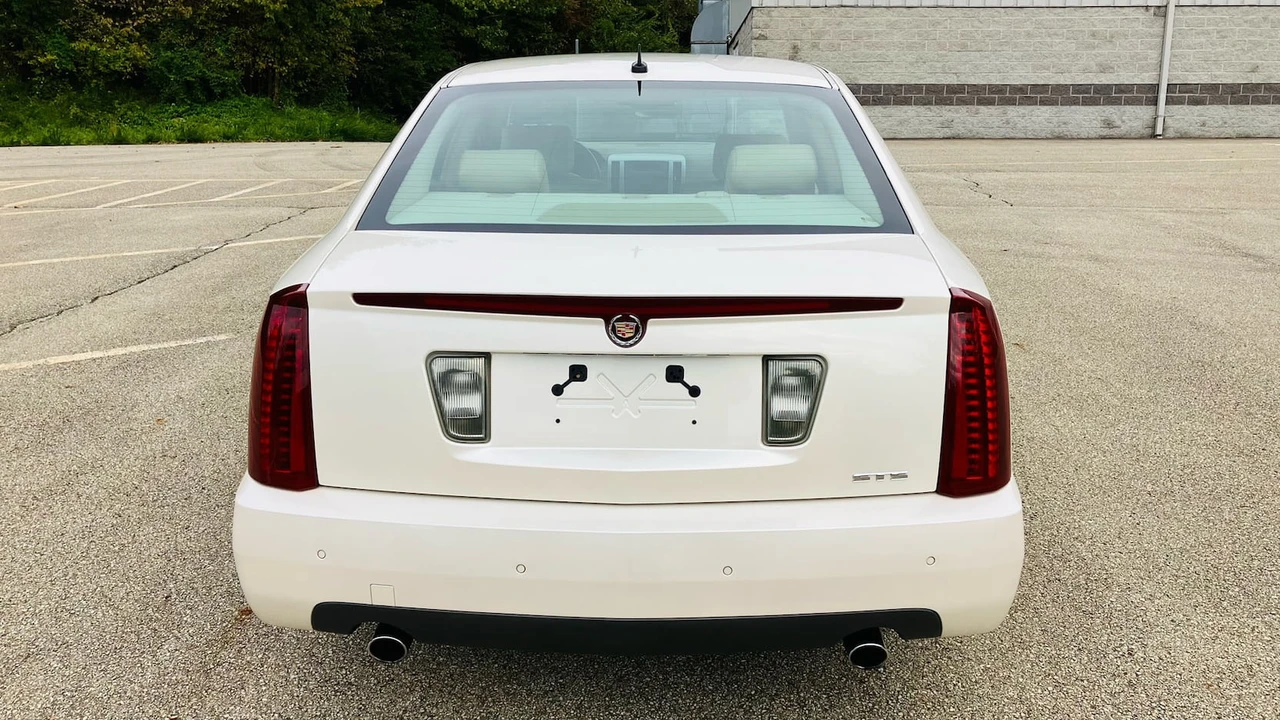 2005 Cadillac STS - Image 6 of 7