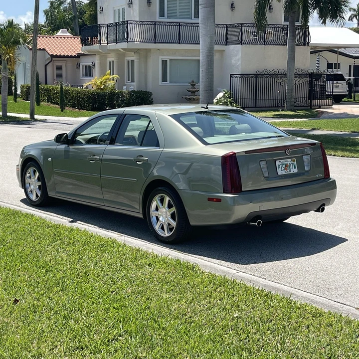 2005 Cadillac STS - Image 8 of 12