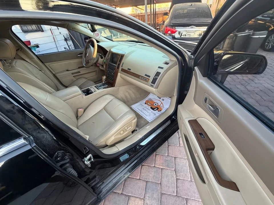 2005 Cadillac STS-V - Image 17 of 19