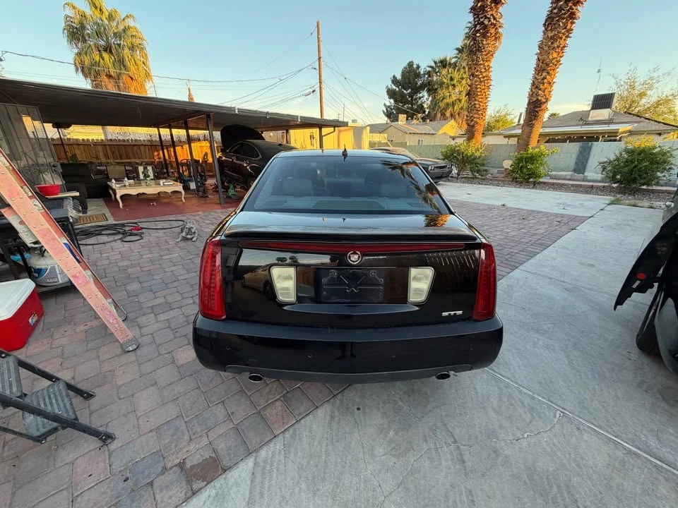2005 Cadillac STS-V - Image 6 of 19
