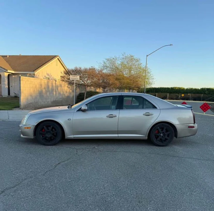 2005 Cadillac STS - Image 2 of 6
