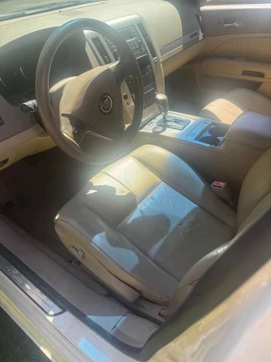 2005 Cadillac STS - Image 11 of 13